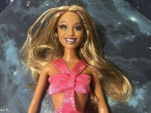 Family Gifts Guide לבנות BEYONCE DESTINY&#039;S CHILD BARBIE DOLL MATTEL OUT OF BOX LOOSE W/POSTER RARE 2005