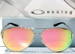 Family Gifts Guide אביזרי אופנה לנשים NEW* Oakley Caveat POLARIZED Rose Gold in Silver Aviator Womens Sunglass 4054