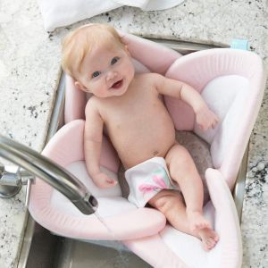 Family Gifts Guide מתנות לתונוק לוטוס אמבטיה פורח